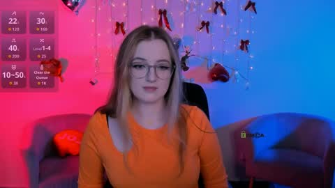 Snapshot of luna_berryy chatting on May 20, 6:58 pm luna_berryy online show from May 20, 6:58 pm