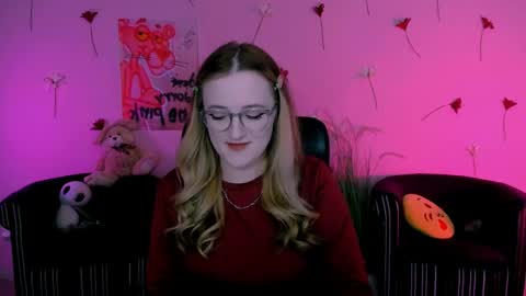 Snapshot of luna_berryy chatting on June 2, 6:54 pm luna_berryy online show from June 2, 6:54 pm