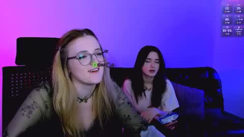 Snapshot of luna_berryy chatting on June 11, 2:53 am luna_berryy online show from June 11, 2:53 am