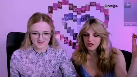 Snapshot of luna_berryy chatting on June 13, 7:01 pm luna_berryy online show from June 13, 7:01 pm