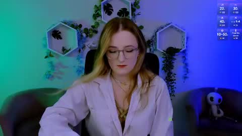Snapshot of luna_berryy chatting on June 16, 7:16 pm luna_berryy online show from June 16, 7:16 pm