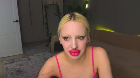luna_beverly online show from April 29, 9:54 pm