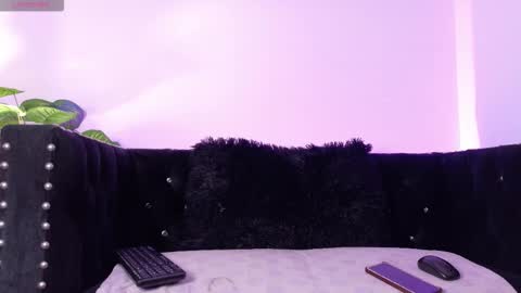 luna_blumer online show from March 12, 8:04 pm