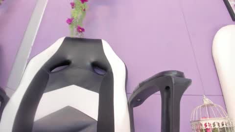 luna_bradley_ online show from February 23, 12:24 pm