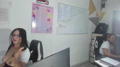 luna_bradley_ online show from March 13, 1:51 pm