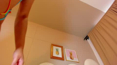 luna_bradley_ online show from April 23, 1:02 pm