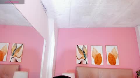 luna_bradley_ online show from May 2, 12:21 pm