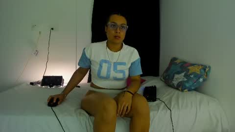 Snapshot of luna_cami4 chatting on July 7, 4:04 am --- Luna Cami --- online show from July 7, 4:04 am