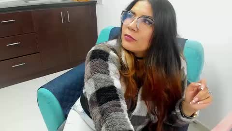 luna  online show from February 6, 11:21 am