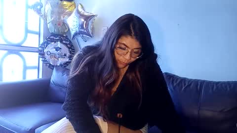 luna  online show from February 25, 2:11 pm