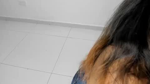 luna  online show from March 7, 5:06 pm