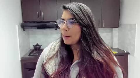 luna  online show from September 16, 11:11 am