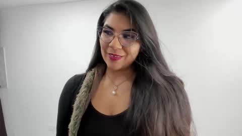 luna  online show from October 2, 6:15 pm