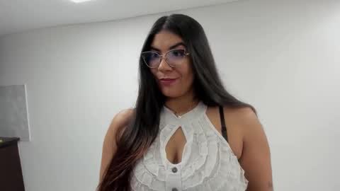 luna  online show from October 3, 11:29 am