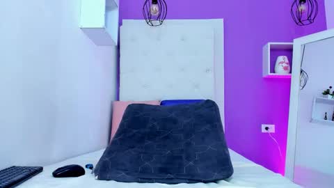 Snapshot of luna_ebony69 chatting on November 18, 8:57 pm Luna online show from November 18, 8:57 pm