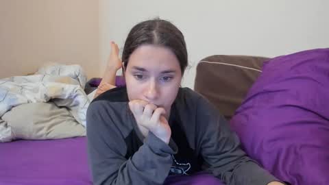 luna_elif online show from November 8, 11:43 am