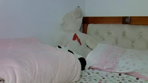 Snapshot of luna_empress chatting on June 4, 3:45 am maskedmalkia online show from June 4, 3:45 am