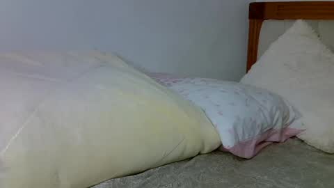 Snapshot of luna_empress chatting on June 30, 12:22 am maskedmalkia online show from June 30, 12:22 am