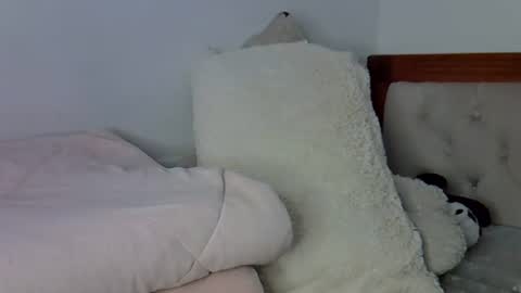 Snapshot of luna_empress chatting on July 29, 4:10 am maskedmalkia online show from July 29, 4:10 am
