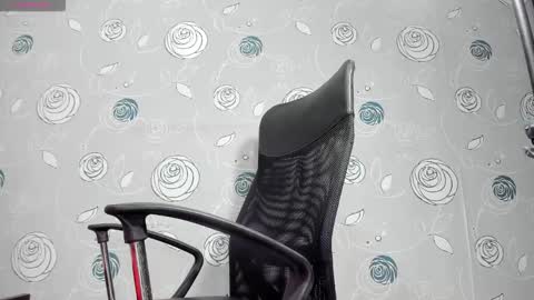 Luna Eva online show from March 6, 2:35 pm