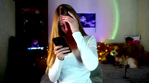 luna_evan online show from October 31, 9:54 am