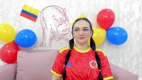 Snapshot of luna_ferrer1 chatting on June 27, 12:44 pm luna_ferrer1 online show from June 27, 12:44 pm