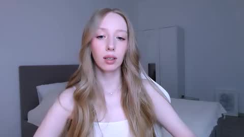 Luna online show from February 23, 9:23 pm