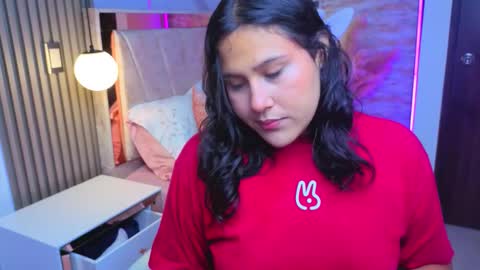 Luna  Jonez  online show from October 26, 9:15 am