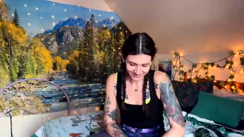Aspen online show from December 18, 5:52 pm
