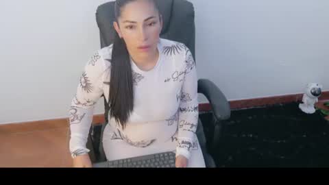 Snapshot of luna_lgomez chatting on June 25, 9:58 am luna online show from June 25, 9:58 am