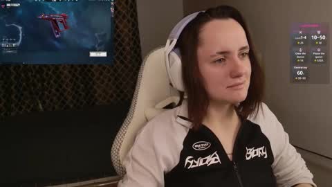 Snapshot of luna_loveeee chatting on November 7, 4:23 am luna_loveeee online show from November 7, 4:23 am