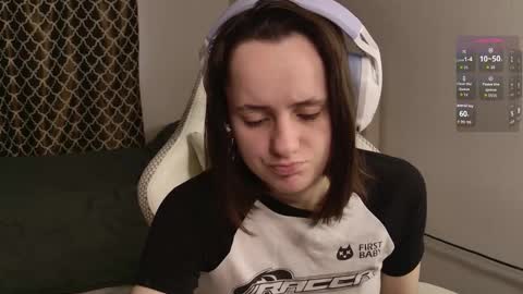 Snapshot of luna_loveeee chatting on November 25, 5:18 am luna_loveeee online show from November 25, 5:18 am