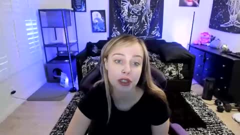 Snapshot of luna_lovelyy chatting on May 4, 7:43 pm Luna online show from May 4, 7:43 pm
