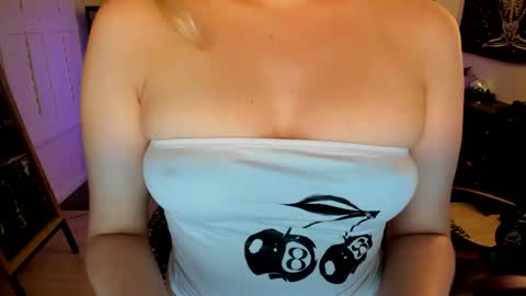Snapshot of luna_lovelyy chatting on June 7, 6:17 am Luna online show from June 7, 6:17 am