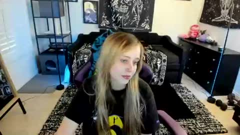 Snapshot of luna_lovelyy chatting on June 16, 11:29 pm Luna online show from June 16, 11:29 pm