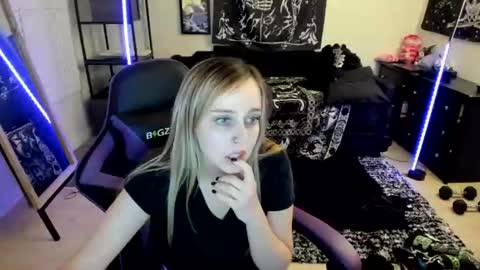 Snapshot of luna_lovelyy chatting on July 2, 4:07 am Luna online show from July 2, 4:07 am