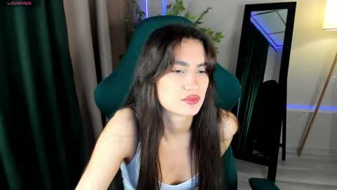 Snapshot of luna_mee chatting on May 29, 12:30 am Adele online show from May 29, 12:30 am