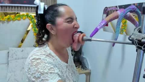 Snapshot of luna_naughty1 chatting on May 23, 10:14 pm luna_naughty1 online show from May 23, 10:14 pm