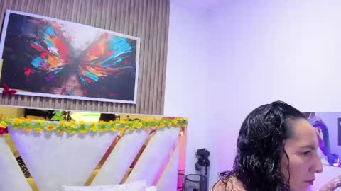 Snapshot of luna_naughty1 chatting on June 3, 9:34 am luna_naughty1 online show from June 3, 9:34 am