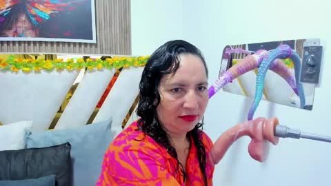 Snapshot of luna_naughty1 chatting on June 9, 9:10 am luna_naughty1 online show from June 9, 9:10 am
