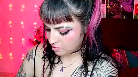 Snapshot of luna_ray420 chatting on December 13, 5:16 am MISS LUNA online show from December 13, 5:16 am