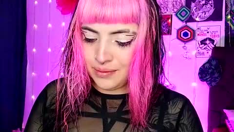 Snapshot of luna_ray420 chatting on December 31, 9:28 pm MISS LUNA online show from December 31, 9:28 pm