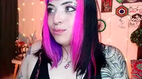 Snapshot of luna_ray420 chatting on January 5, 7:07 am MISS LUNA online show from January 5, 7:07 am