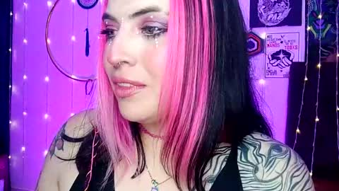 Snapshot of luna_ray420 chatting on February 4, 9:10 pm MISS LUNA online show from February 4, 9:10 pm