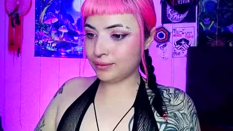 Snapshot of luna_ray420 chatting on March 4, 11:19 am MISS LUNA online show from March 4, 11:19 am