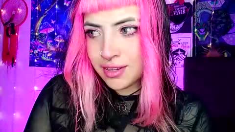 Snapshot of luna_ray420 chatting on March 6, 12:21 am MISS LUNA online show from March 6, 12:21 am