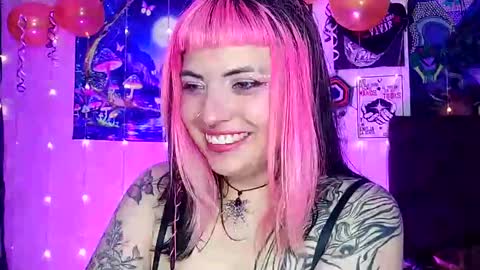 Snapshot of luna_ray420 chatting on March 12, 9:56 pm MISS LUNA online show from March 12, 9:56 pm