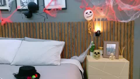 LUNA  online show from October 29, 1:02 pm