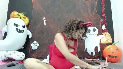 Luna online show from October 30, 8:20 pm