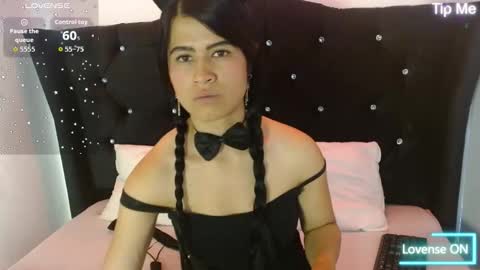 luna_starr69 online show from October 6, 7:22 pm